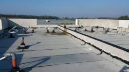 איטום גג באמצעות הלחמת יריעות ביטומניות - 10 שנות אחריות - חברת "האחים תמם"